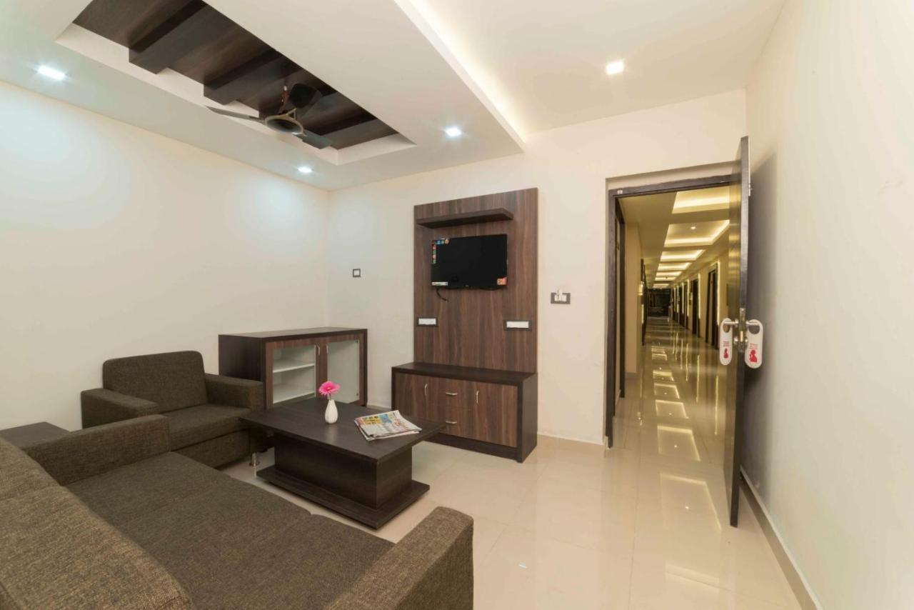 Hotel Sami V Landmarks Arantangi Bagian luar foto