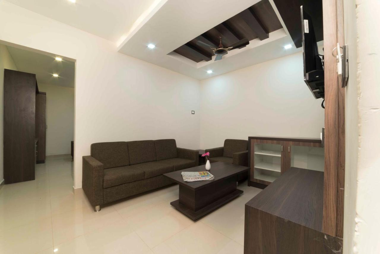 Hotel Sami V Landmarks Arantangi Bagian luar foto